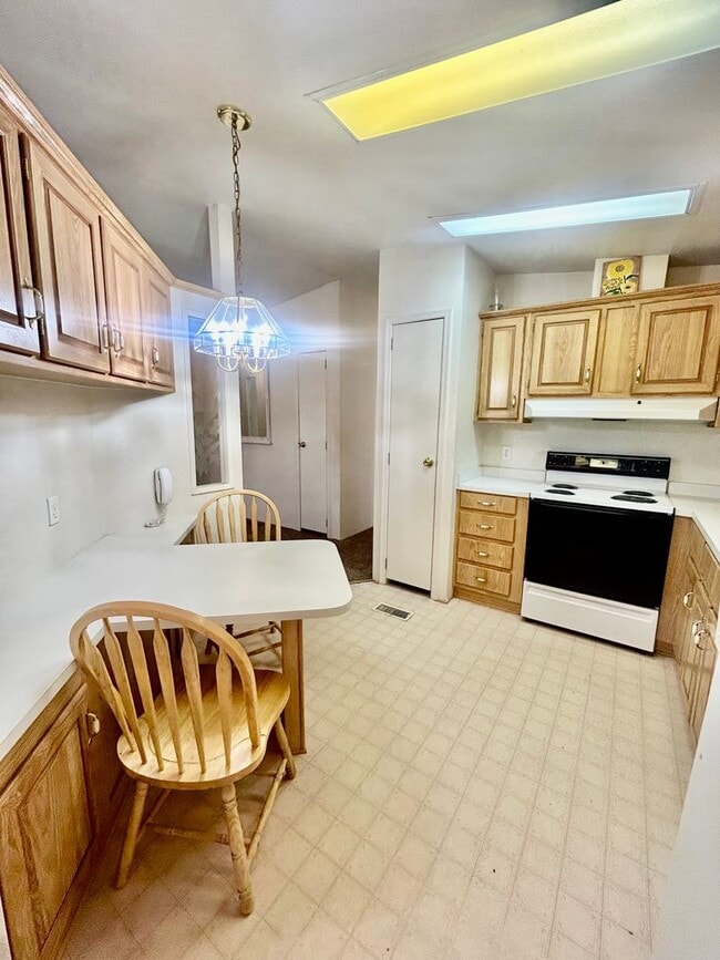 Building Photo - Charming 2-Bedroom 2-Bathroom Manufactured Home in Fortuna Foothills.