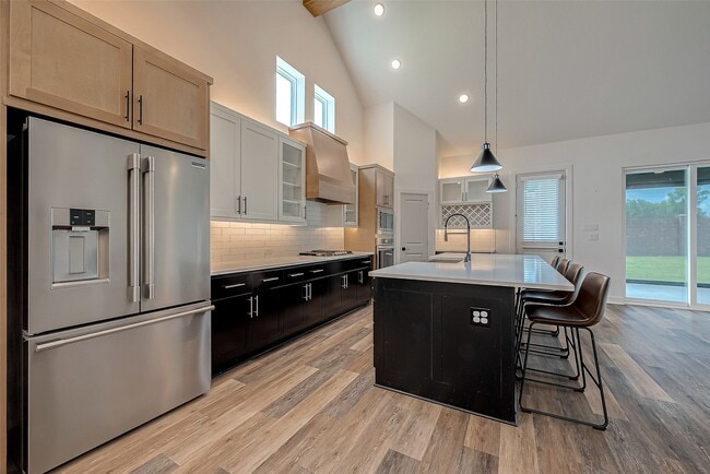 Building Photo - 24351 Dyer Hl Wy