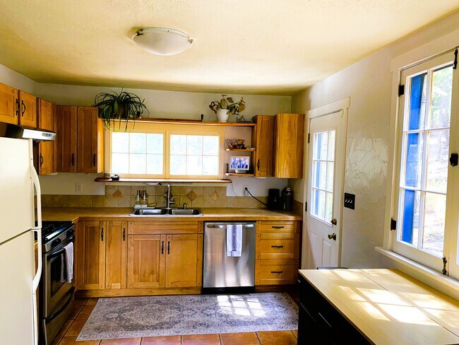 Building Photo - 26858 Vista Ln