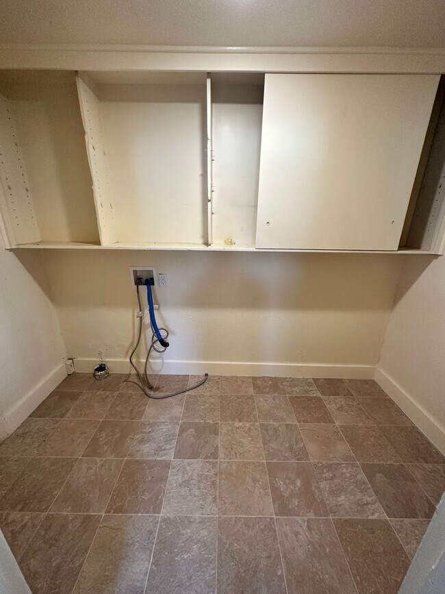 Building Photo - Zepeda-PM-020-0109-3862