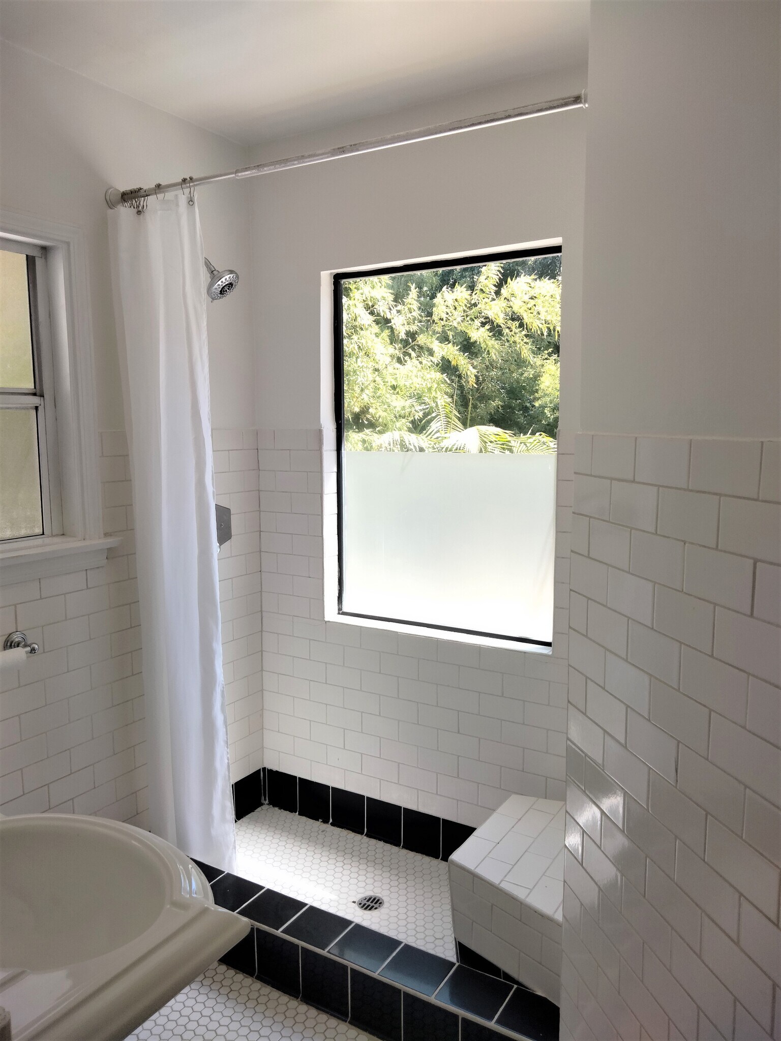 Bathroom - 4142 Shadyglade Ave