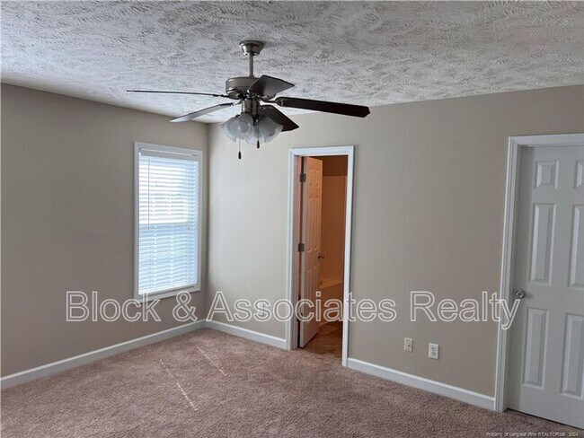 Building Photo - 1465 Avoncroft Dr