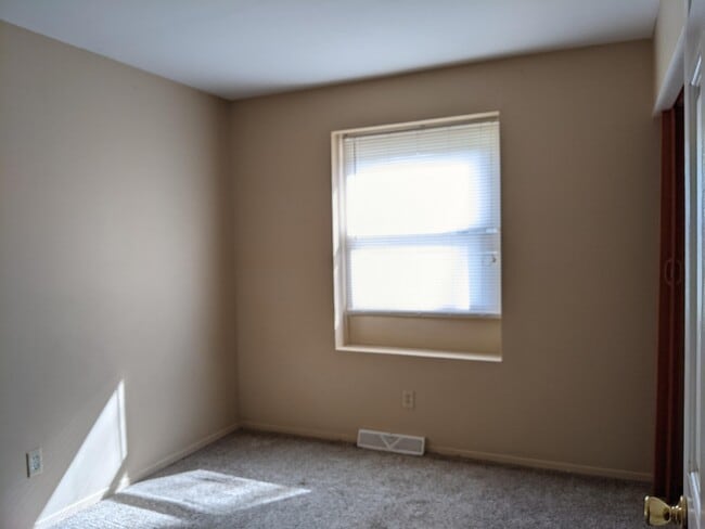 Building Photo - 1703 12th Ave