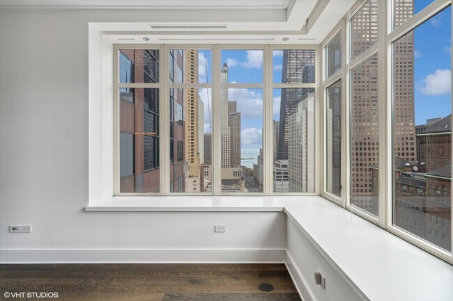 Building Photo - 118 E Erie St