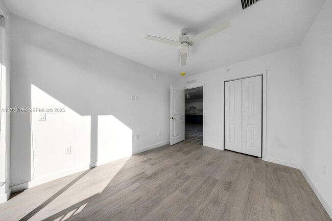 Building Photo - 20 NE 19th Ave