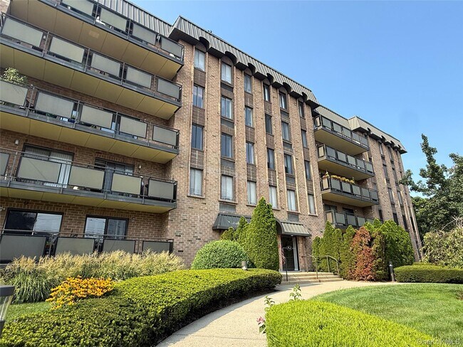 Building Photo - 175 Maple Ave
