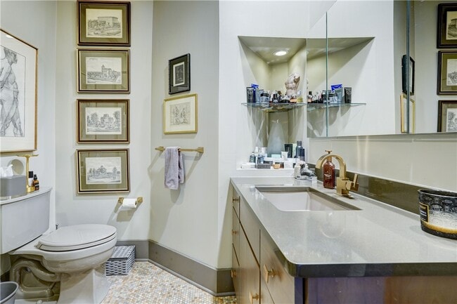 Building Photo - 249 S Goodman St