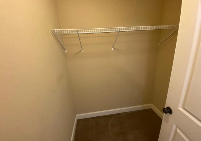 Building Photo - 3 Bedroom/2.5 Bath