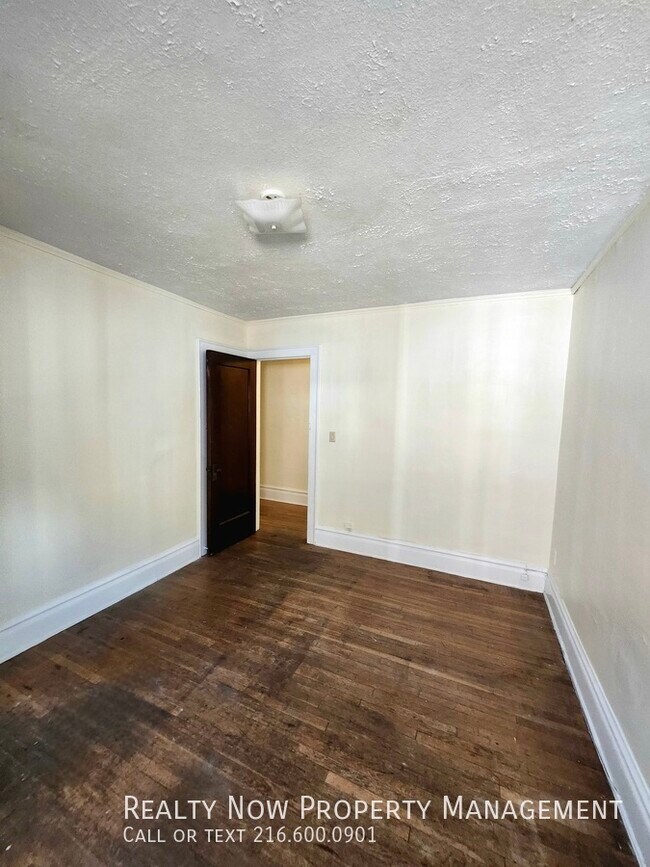 Building Photo - 2453 Overlook Rd