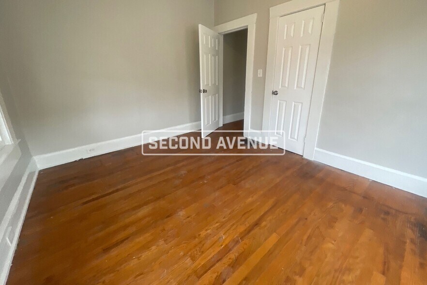 Building Photo - 4105 Avenue Q