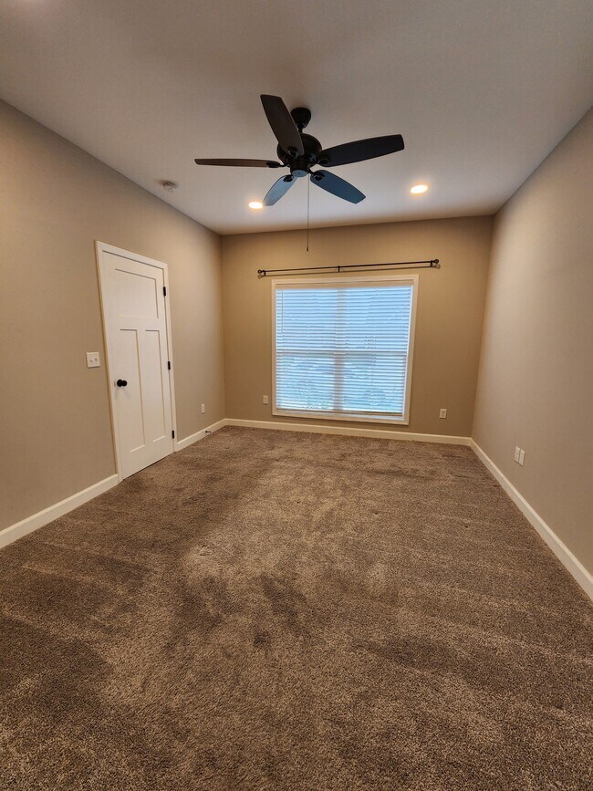 Building Photo - 1405 Brk Hl Dr