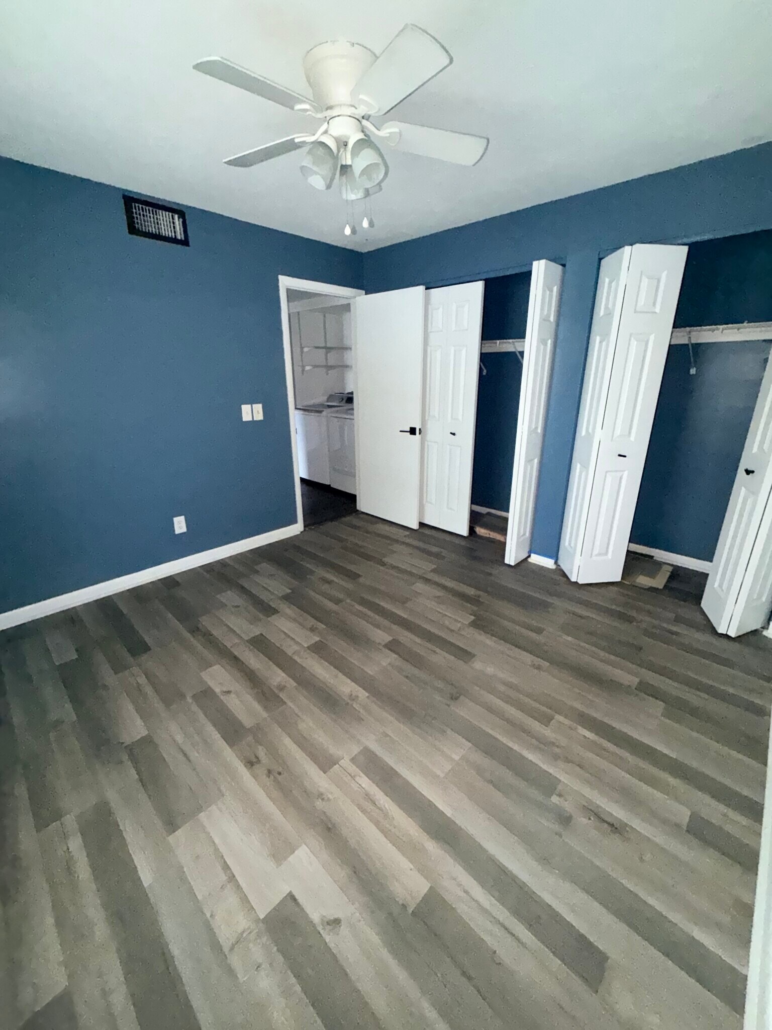 Building Photo - 5920 7th Ave W