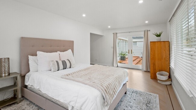 Building Photo - 1819 Cedar St