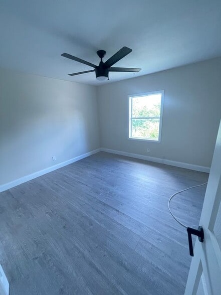 Building Photo - 811 Lotus Path