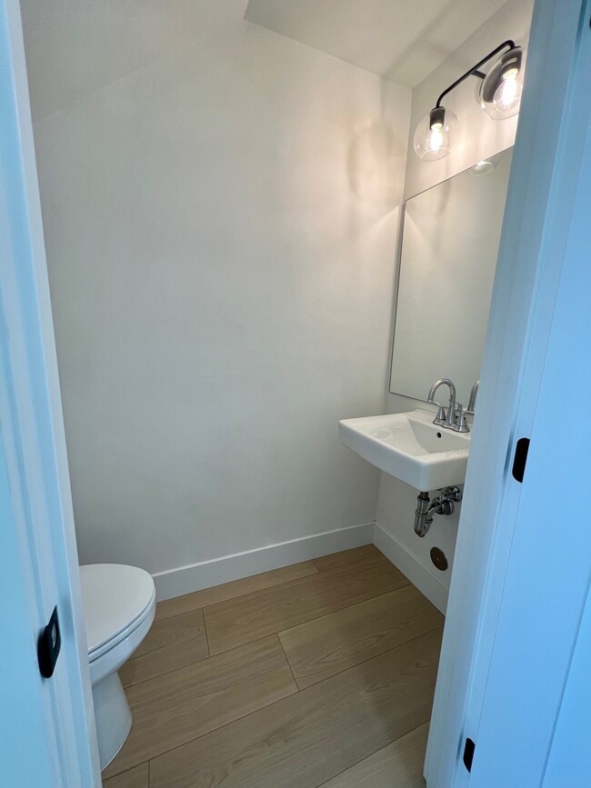 Building Photo - 313 Talons Dr