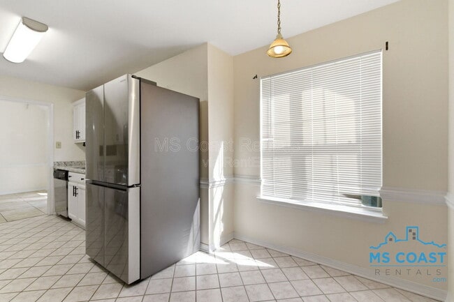 Building Photo - 880 Oio Pl