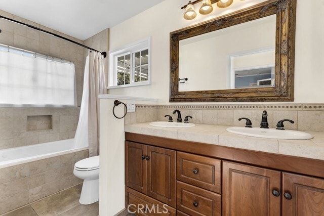 Building Photo - 626 Roselli St