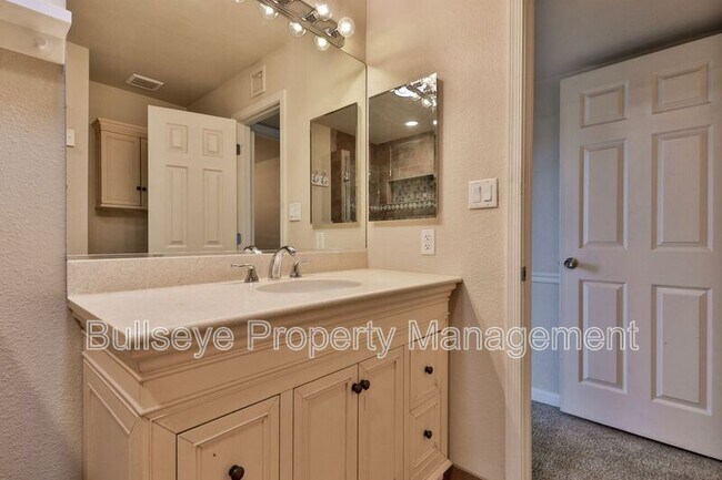 Building Photo - 2334 W Calle Iglesia Ave