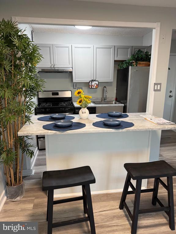 Building Photo - 2500 N Van Dorn St