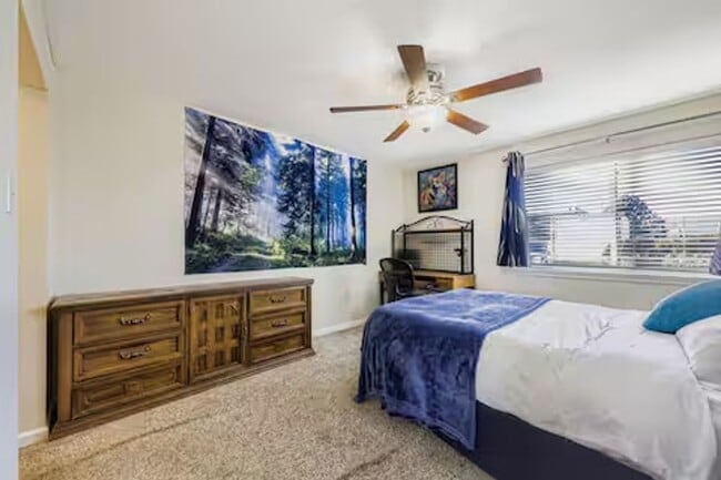 Building Photo - Intern Housing Available-Furnished Flexible lease terms Large 3 bedroom, 2 bathroom peaceful condo