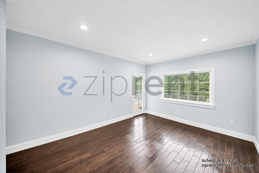 Building Photo - 1147 Centinela Ave