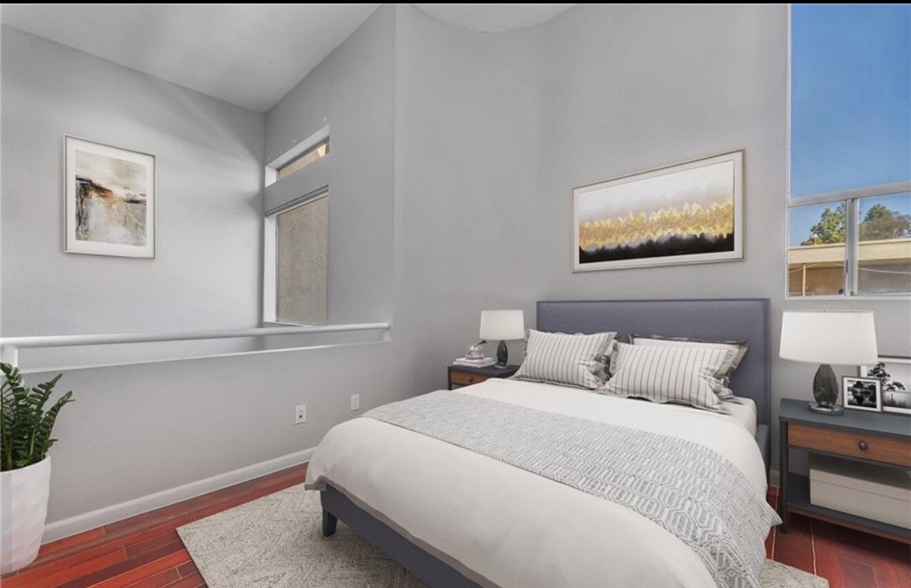 Building Photo - 6036 Hazelhurst Pl