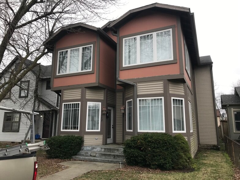 Front of house - 842 N California St