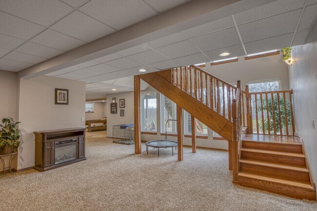 Building Photo - Highly desirable home in Briarbrook