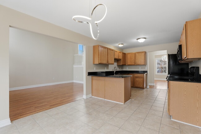 Building Photo - 35900 Abbey Dr