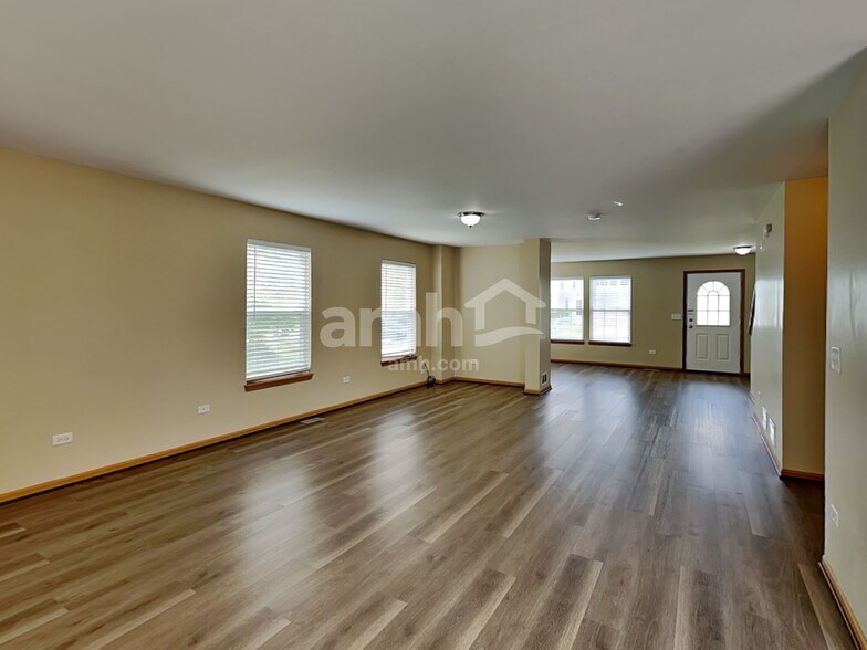 Building Photo - 25651 Barrow Rd
