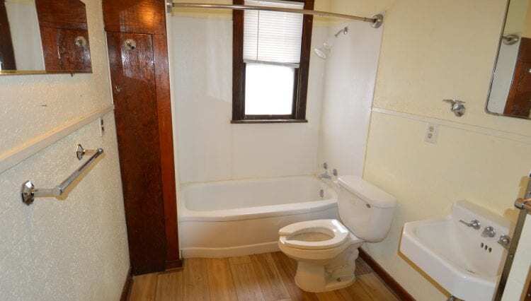 Building Photo - 16 N Broom St