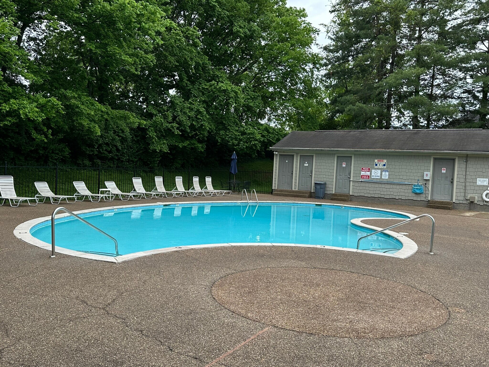 Building Photo - 616 Barlin Dr