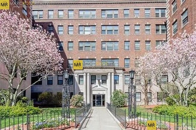 Building Photo - 2001 Commonwealth Ave