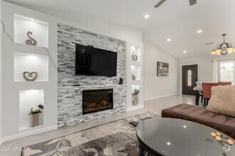 Building Photo - 5302 E Blanche Dr