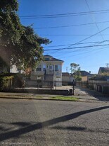 Building Photo - 1824 Irving Ave