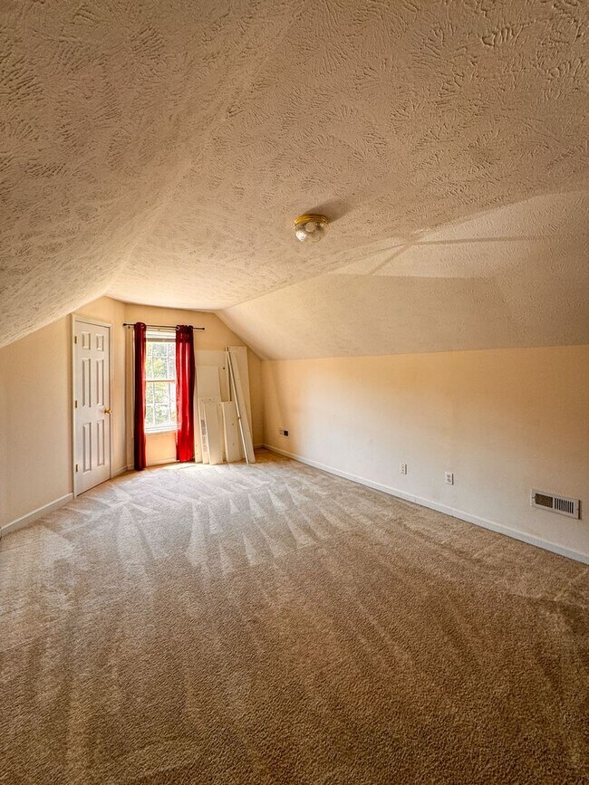Building Photo - Charming 3 Bed 2 Bath Plus Bonus Room in Raeford
