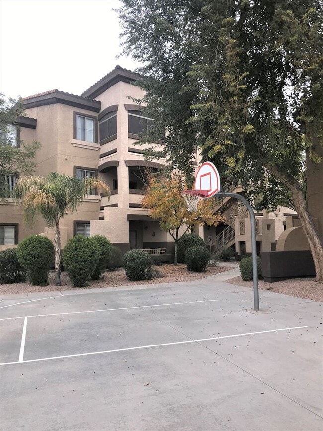 Building Photo - **SPECTACULAR - 2BEDROOM/2BATHROOM/1GARAGE/GATED CONDO (SOUTHERN & CRISMON)**