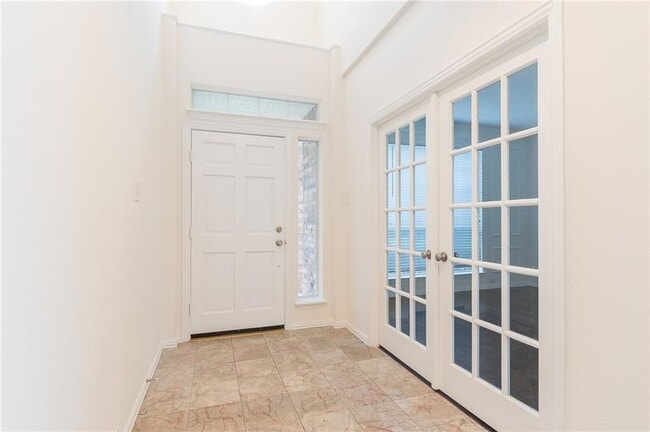 Building Photo - 2108 Monticello Cir
