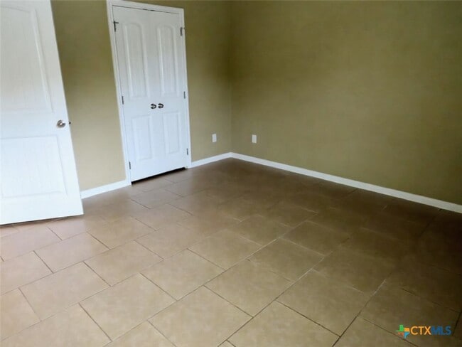 Building Photo - 4602 Cambridge Dr