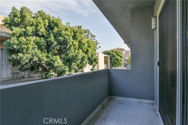 Building Photo - 11921 Goshen Ave