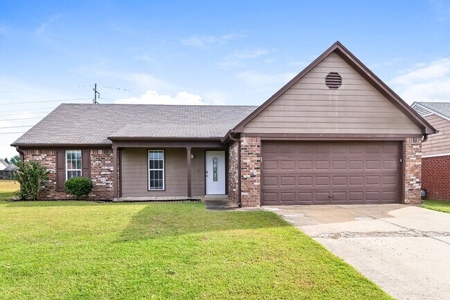 Building Photo - 6314 Oak Run Dr E