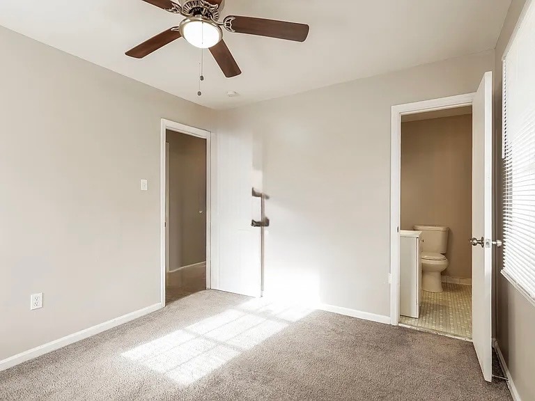 Building Photo - 2903 Dahlia Dr