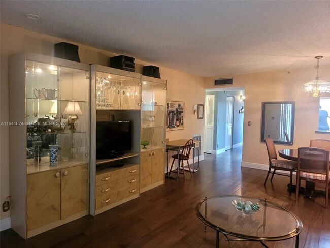 Building Photo - 14575 Bonaire Blvd