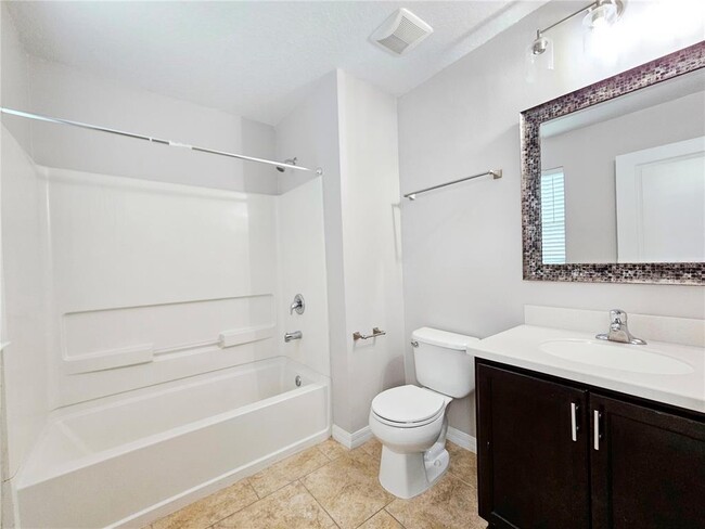 Building Photo - 11867 Verrazano Dr