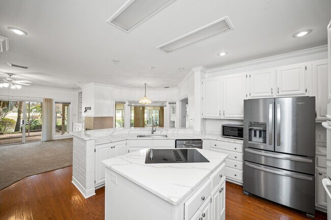 Building Photo - 601 Willow Point Ct