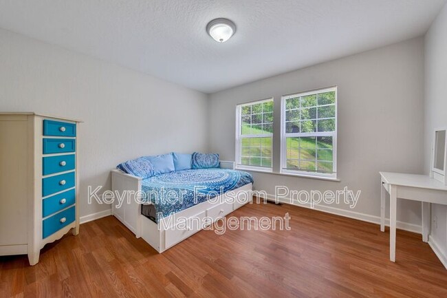 Building Photo - 5456 Oak Leaf Cir