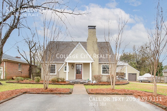 Building Photo - 528 Avalon Pl