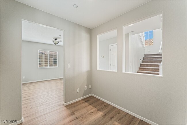 Building Photo - 9164 Enticing Ct