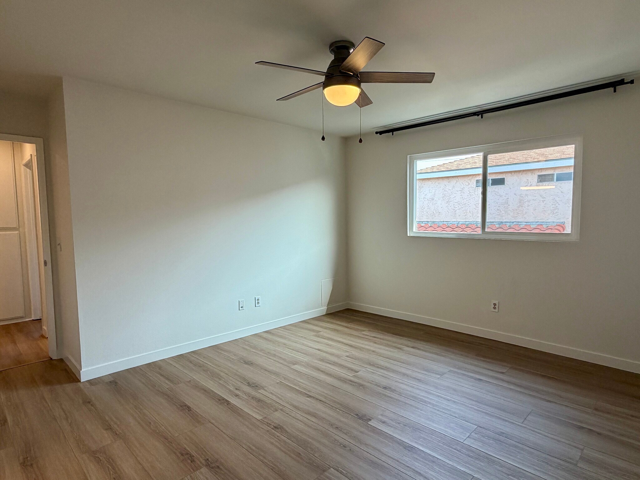 Building Photo - 1114 W 163rd St