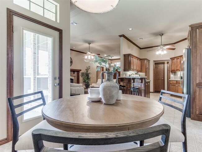 Building Photo - 16616 Hardwood Pl